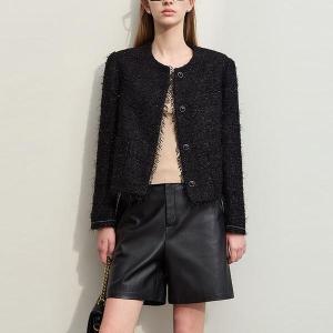Chic Woolen Coat with Vintage Charm
